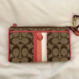 COACH Women's Large Wristlet